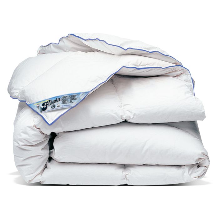 Fabiola dons winter dekbed